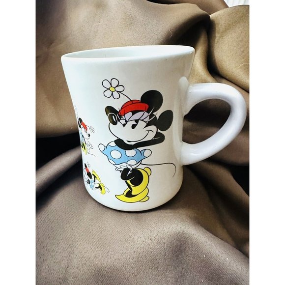 Disney Other - Disney Store The Many Moods Of Minnie Mouse Mug Cup - Retired‎ Blank Interior